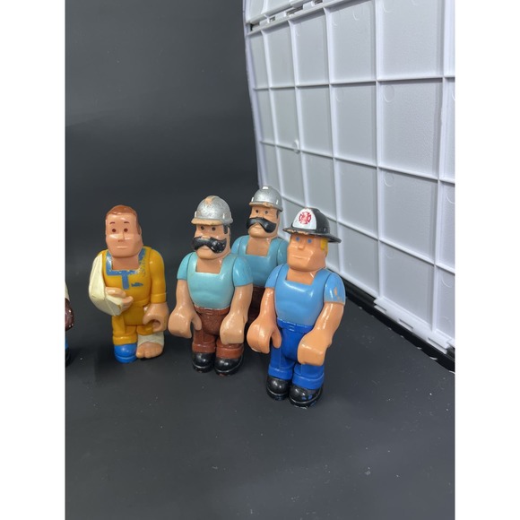 Vintage (1970s, 1980s) Lot of 7 Fisher-Price Husky Helper Figures - Picture 4 of 15